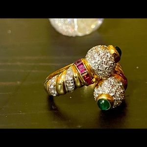 18 kt gold ring. Yellow gold size 7
